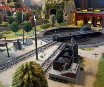Plastico ferroviario "Incendio e ruota panoramica" retro stazione